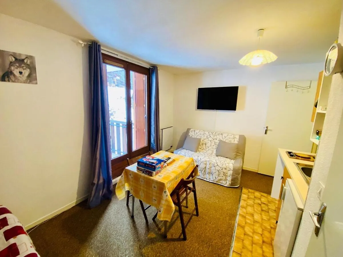 Mountain-Style Studio, Lake, Skiing Allos 0*,  France