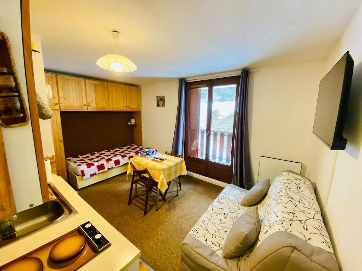 Mountain-Style Studio, Lake, Skiing Allos